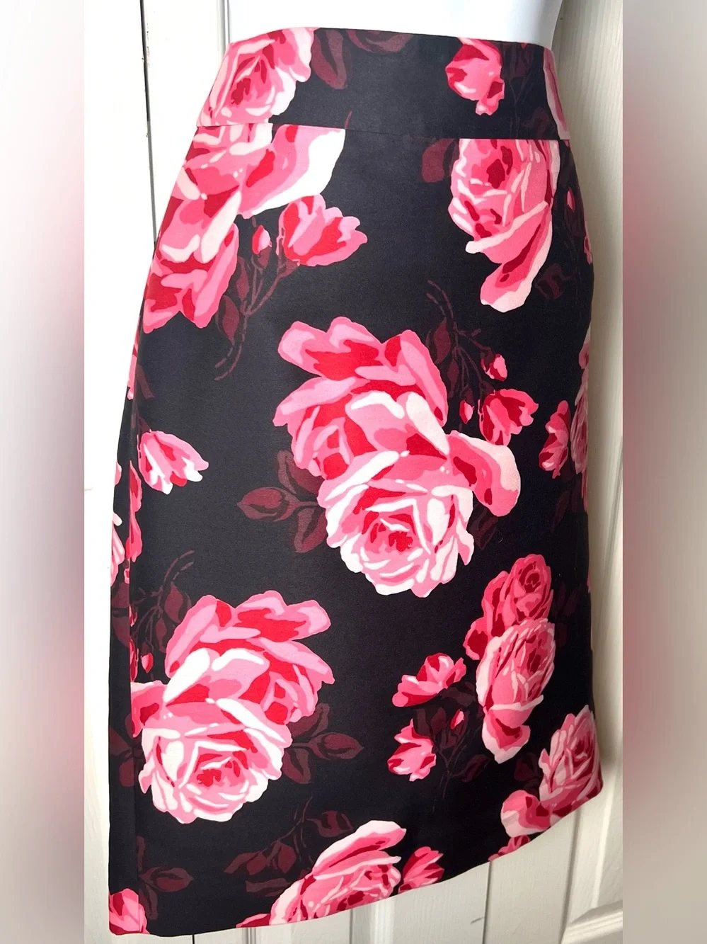 KATE SPADE Pencil Skirt Rose Floral Print Black Red Pink Knee Length Career Sz 4